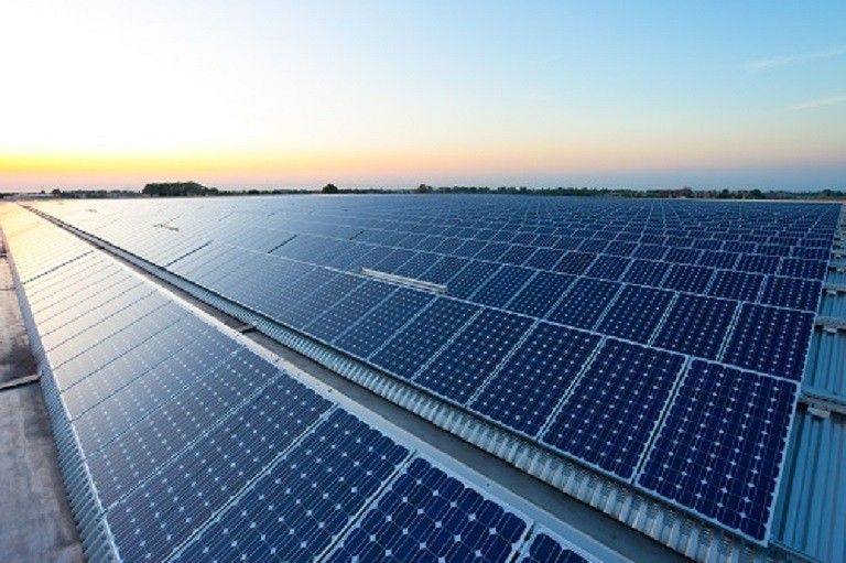 En este momento estás viendo La primera planta desaladora solar del mundo estará en Arabia Saudí